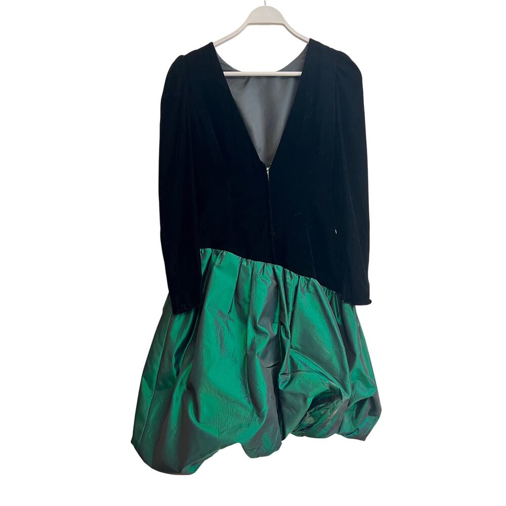 Vintage 80’s Black Velvet & Green Bubble Skirt with V-Neck Back Size: Medium - Picture 3 of 13